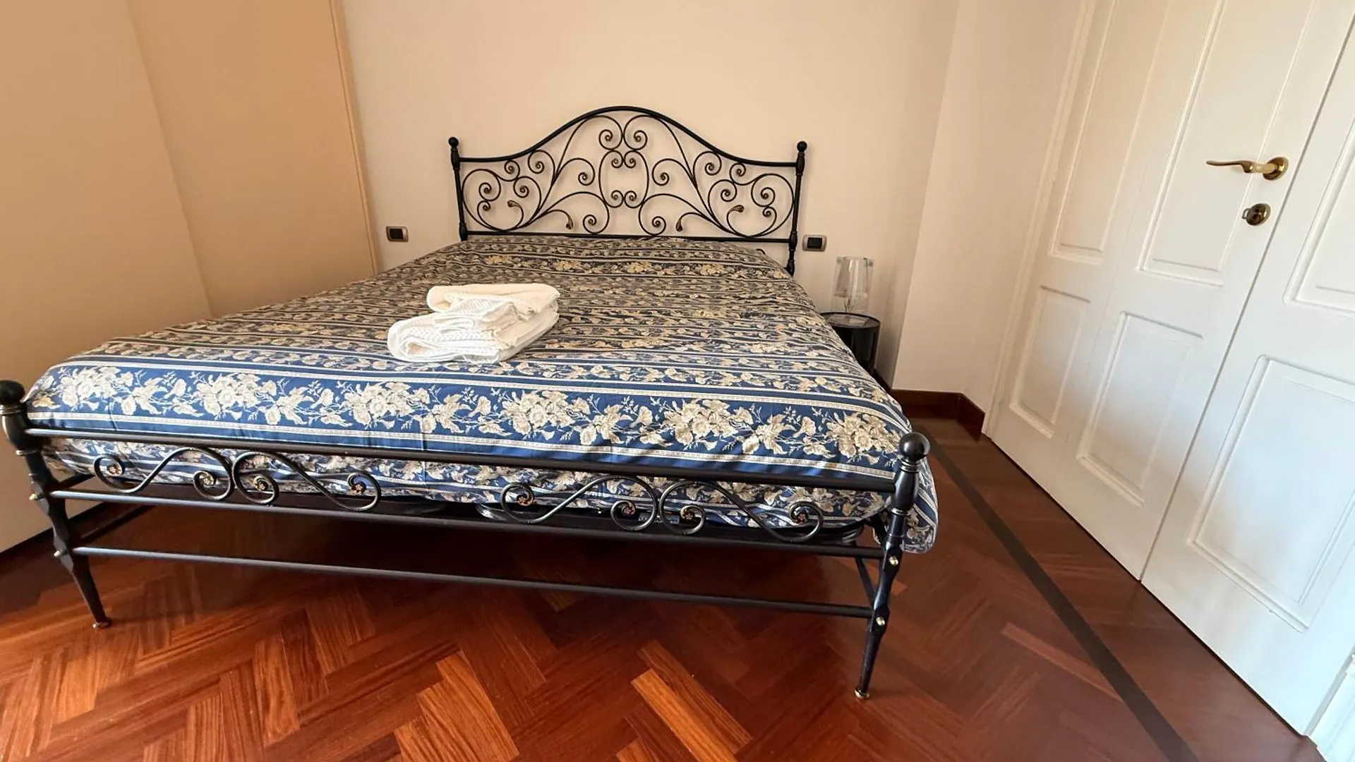 מילאנו Brand New Apartment Near City Center 0*,  איטליה